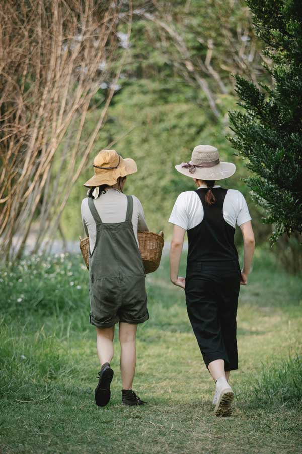 Turistas en bosque de China